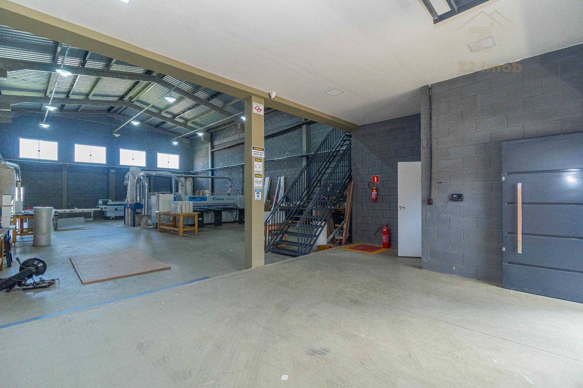 Galpão Industrial Comercial à Venda em Fazenda Rio Grande  587m 