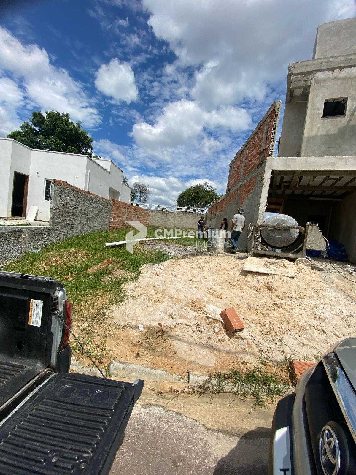 Sobrado Novo em Condomínio Fechado no Umbará com Acabamentos P...