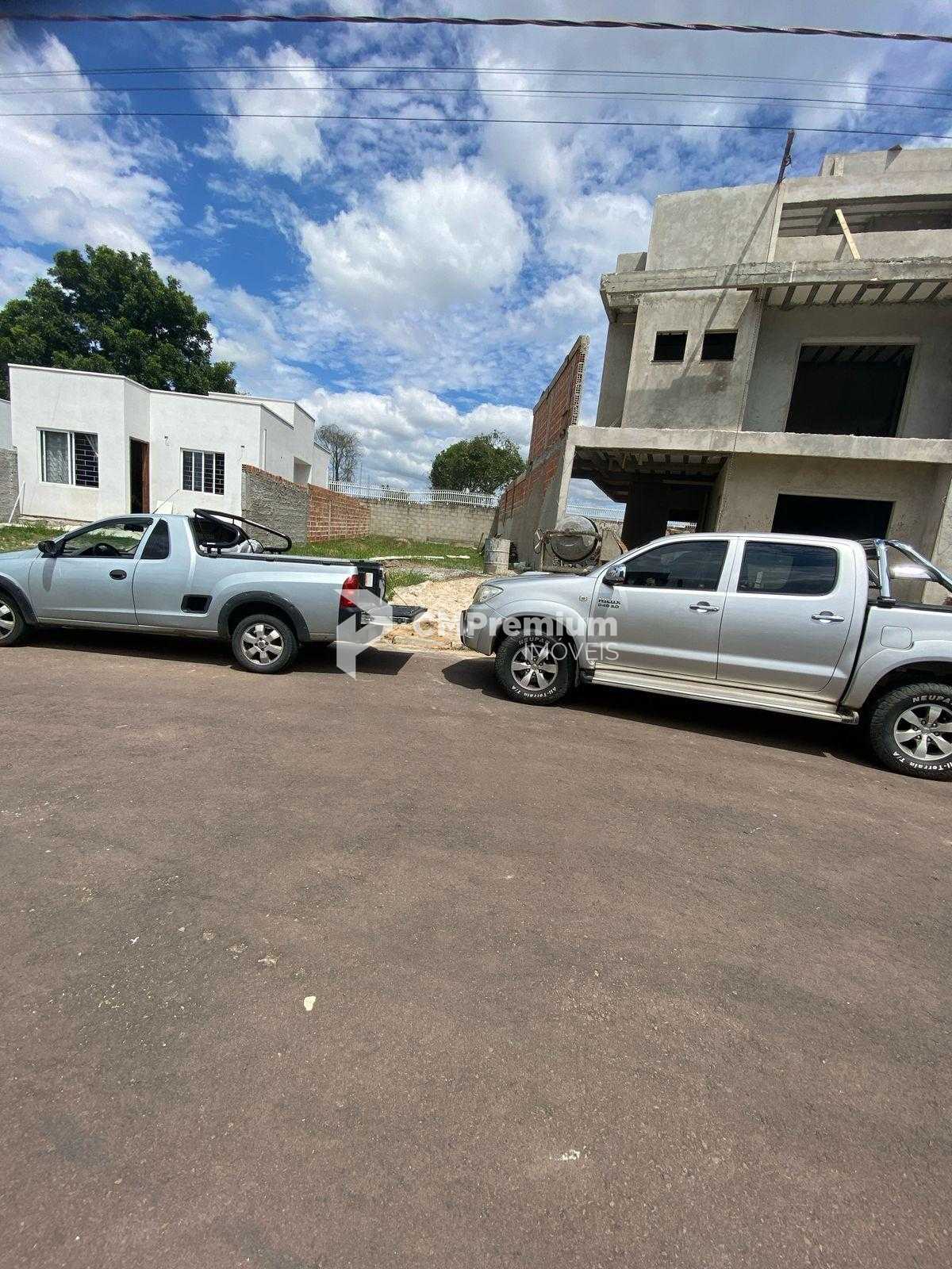 Sobrado Novo em Condomínio Fechado no Umbará com Acabamentos P...