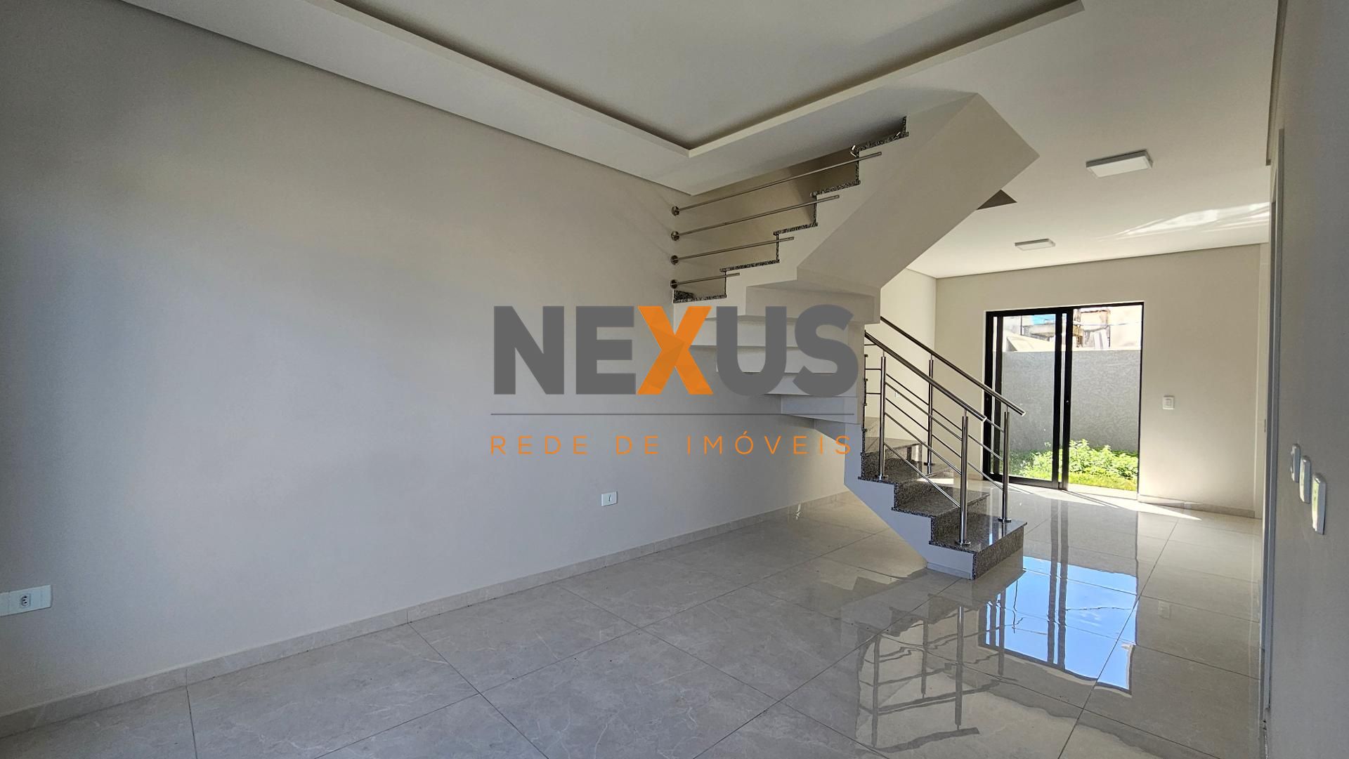 Sobrado 3 quartos com suíte no Bairro Estação, Araucária  Últi...