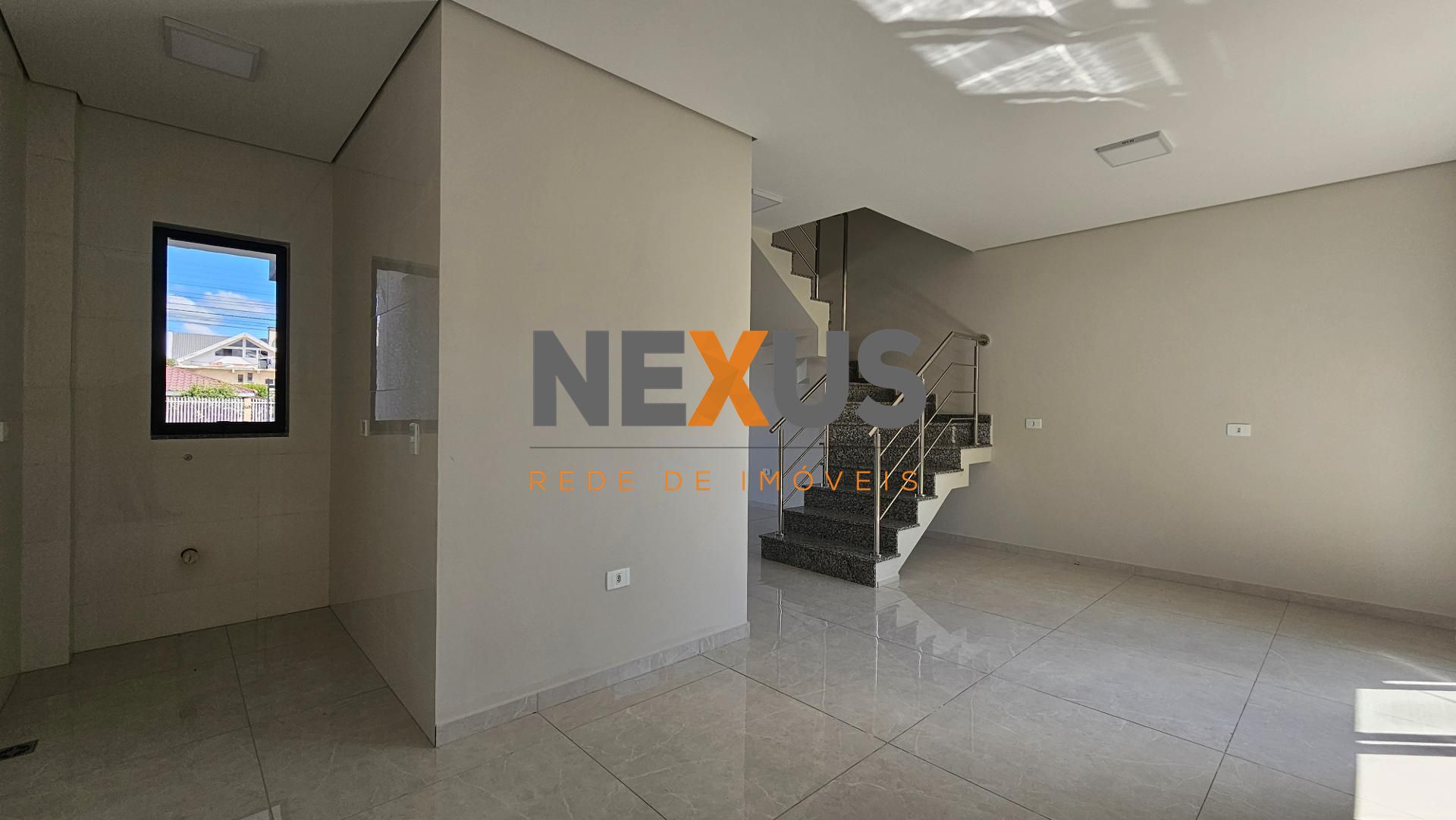 Sobrado 3 quartos com suíte no Bairro Estação, Araucária  Últi...