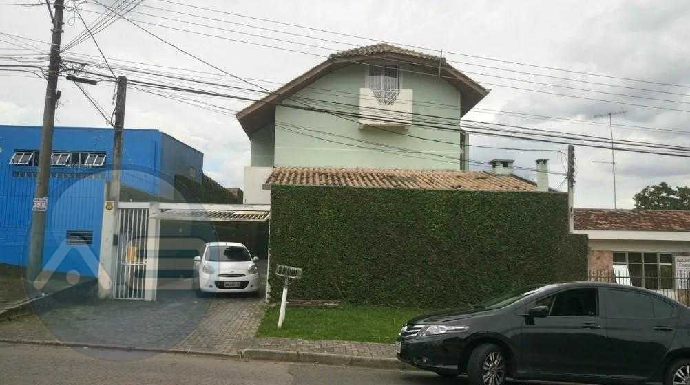 Excelente Sobrado com 3 Dormitórios e Ático Espaçoso, Próximo ...