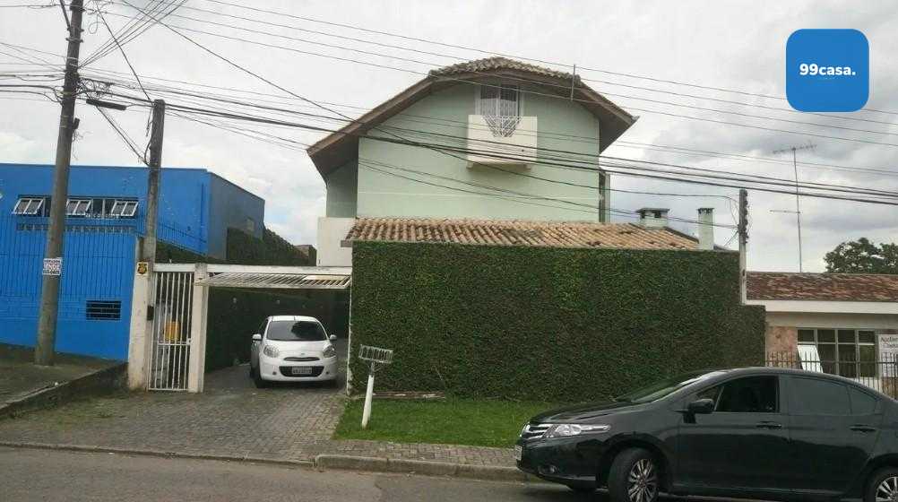 Excelente Sobrado com 3 Dormitórios e Ático Espaçoso, Próximo ...