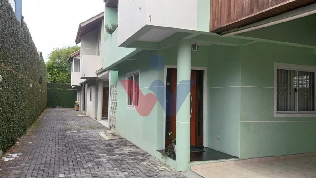 Excelente Sobrado com 3 Dormitórios e Ático Espaçoso, Próximo ...