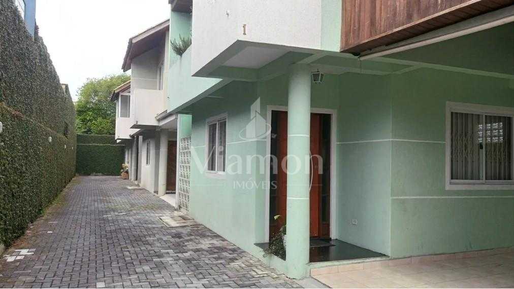 Excelente Sobrado com 3 Dormitórios e Ático Espaçoso, Próximo ...