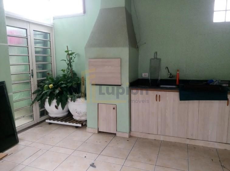 Excelente Sobrado com 3 Dormitórios e Ático Espaçoso, Próximo ...