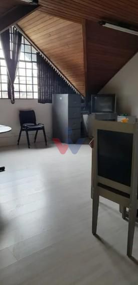 Sala Comercial 34m  nas Mercês  Excelente Investimento com Ren...
