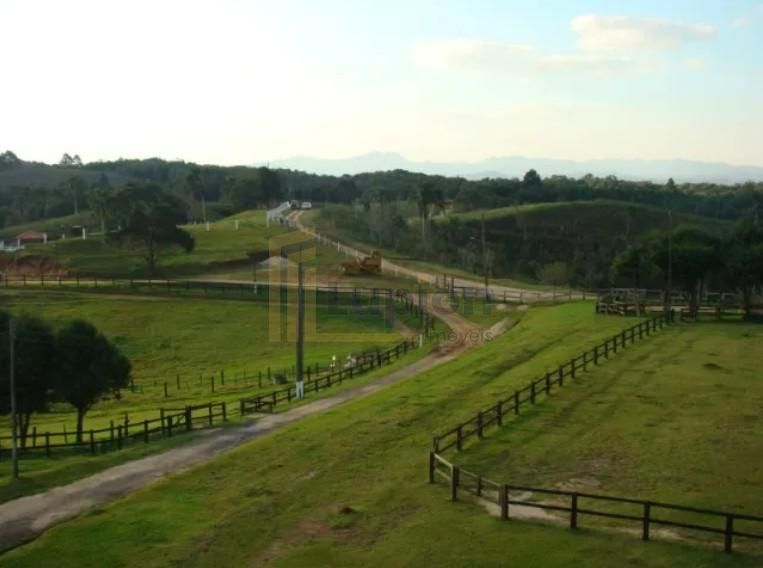 Haras de Alto Padrão em Curitiba  52 ha com Estrutura Completa...