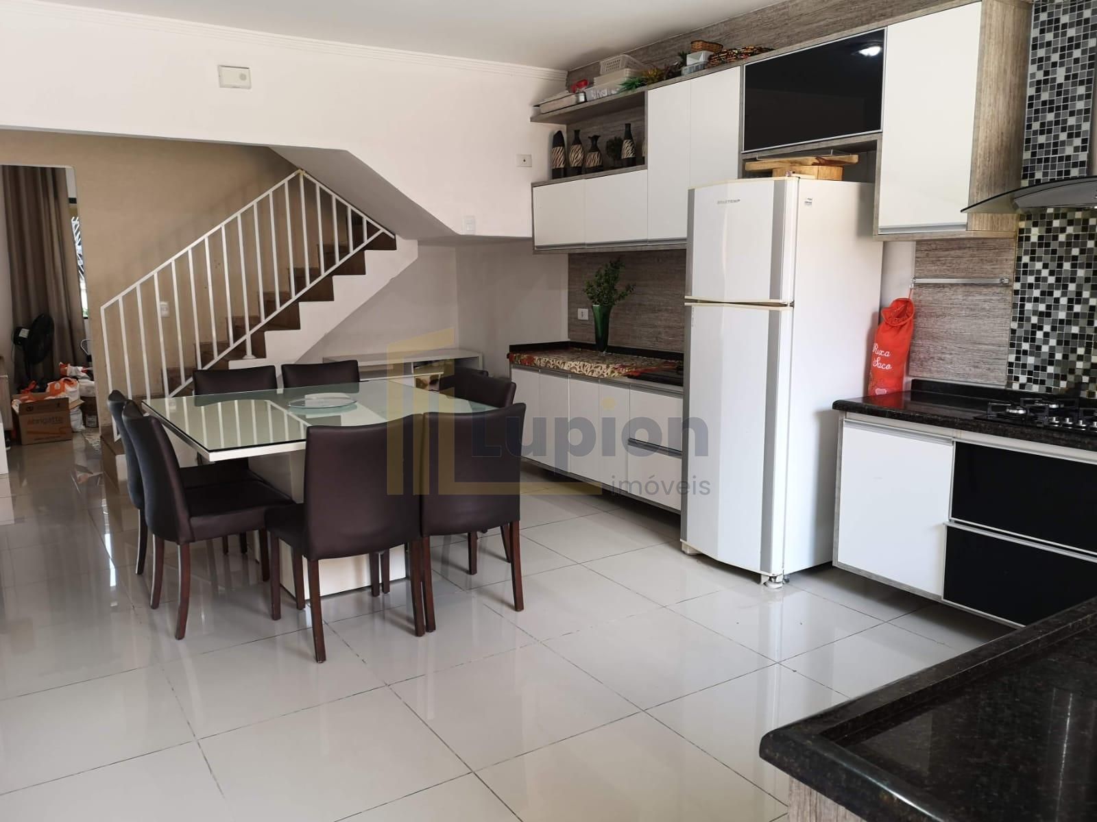 Sobrado com 210m , 3 quartos e suíte no Diadema  Espaço, confo...