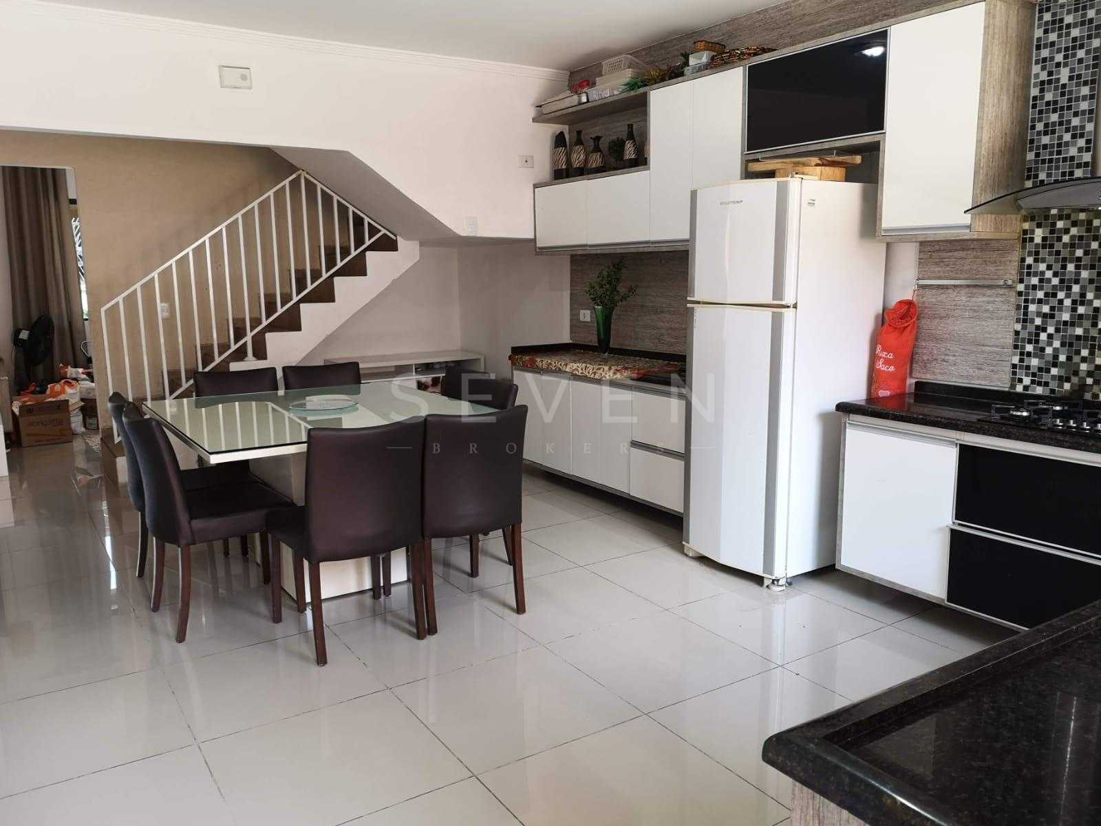 Sobrado com 210m , 3 quartos e suíte no Diadema  Espaço, confo...