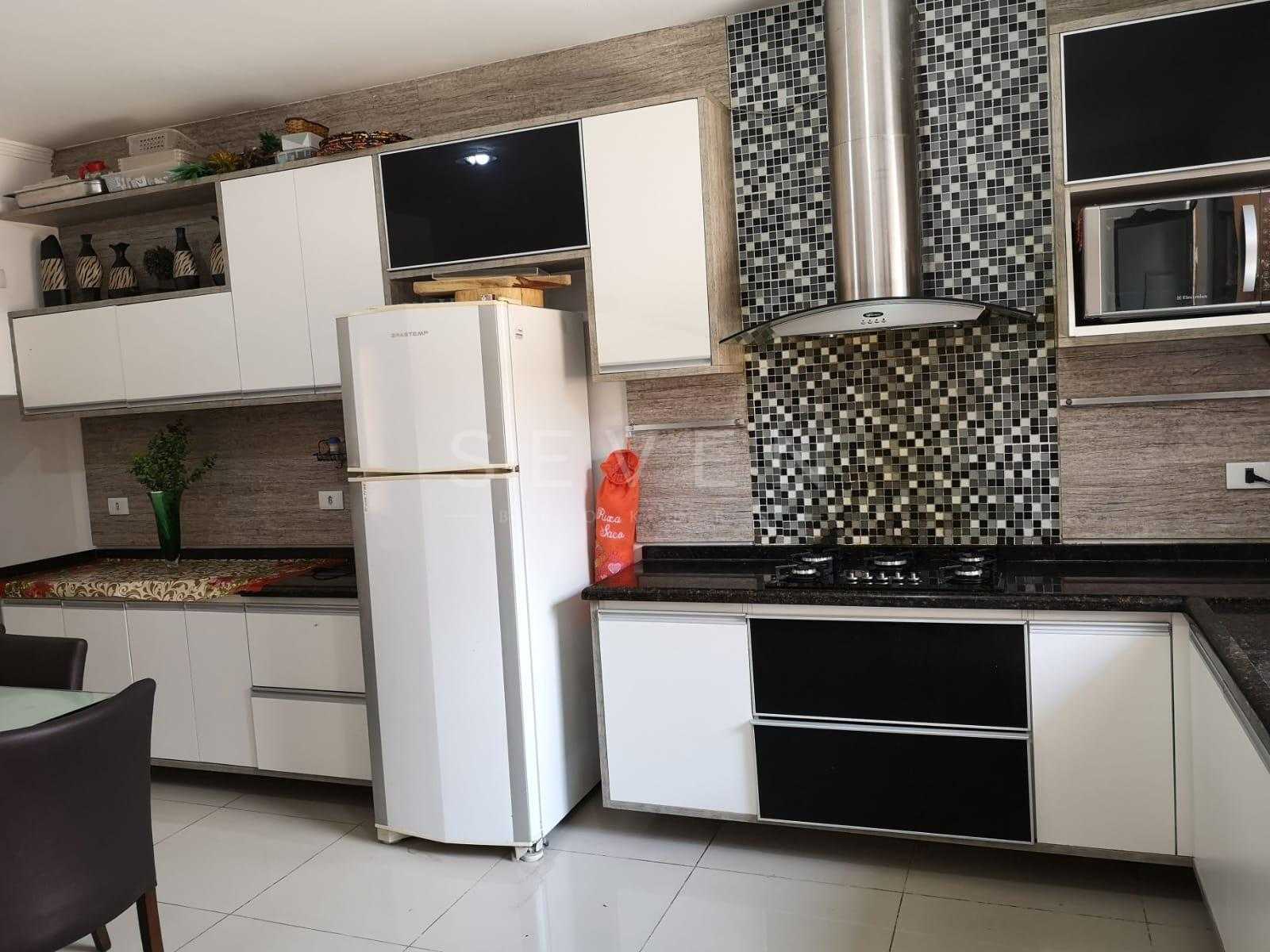 Sobrado com 210m , 3 quartos e suíte no Diadema  Espaço, confo...