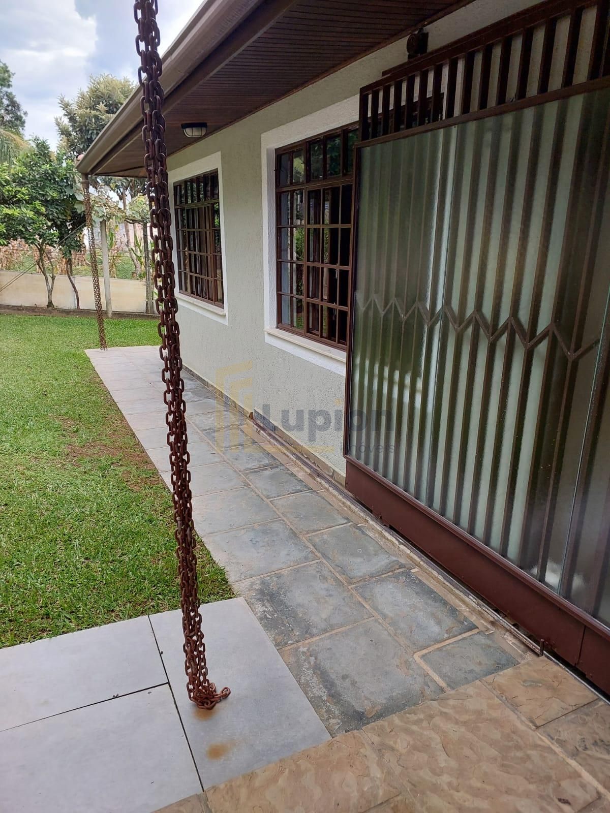 Viva no Paraíso do Tanguá, Casa Espaçosa com Jardim e Gourmet