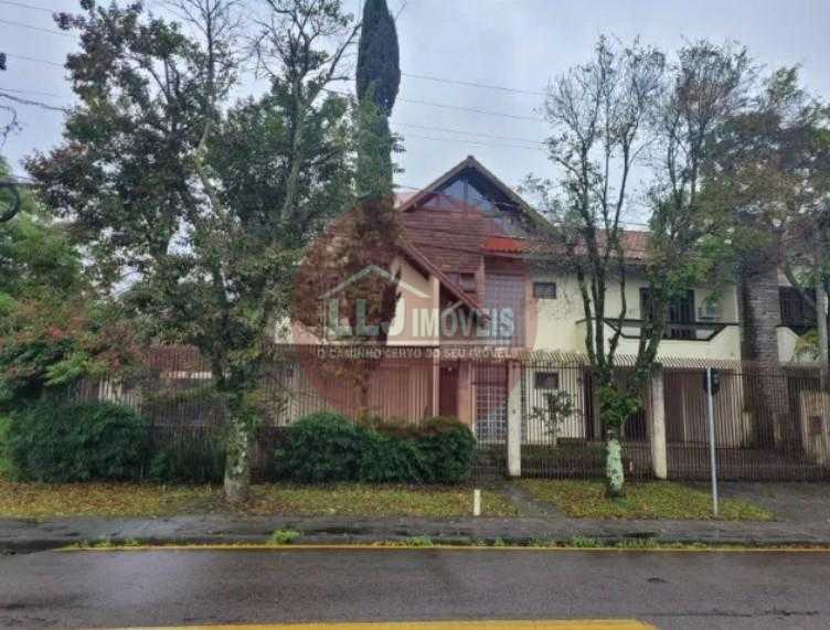 Sobrado de Esquina 3 Quartos à Venda  211 m  em Região Valorizada