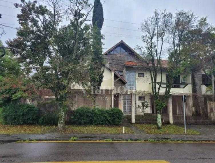 Sobrado de Esquina 3 Quartos à Venda  211 m  em Região Valorizada