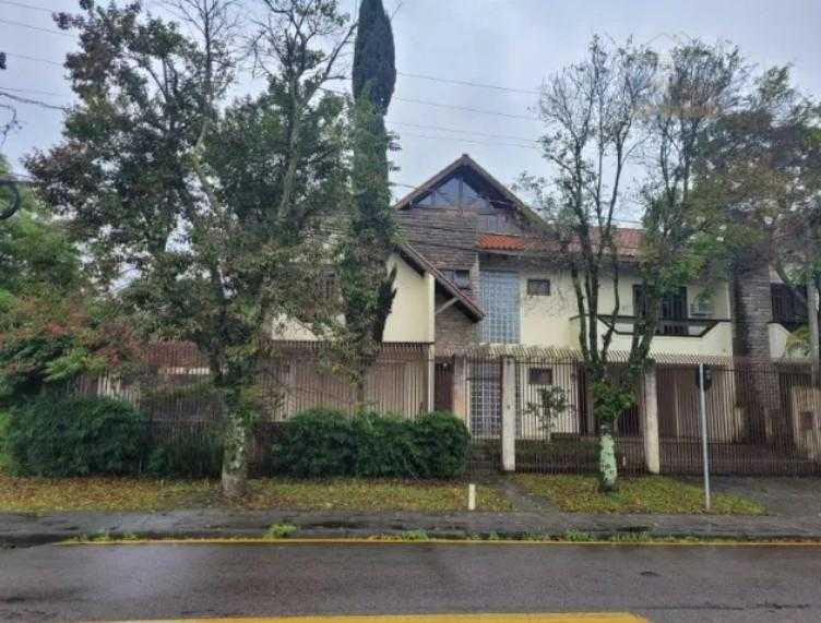 Sobrado de Esquina 3 Quartos ? Venda  211 m  em Regi?o Valorizada