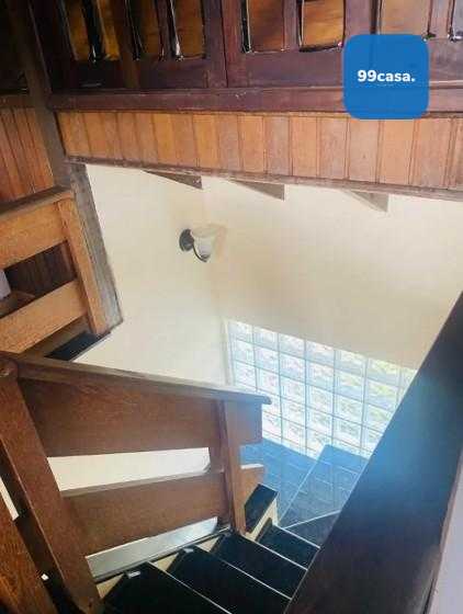 Sobrado de Esquina 3 Quartos à Venda  211 m  em Região Valorizada