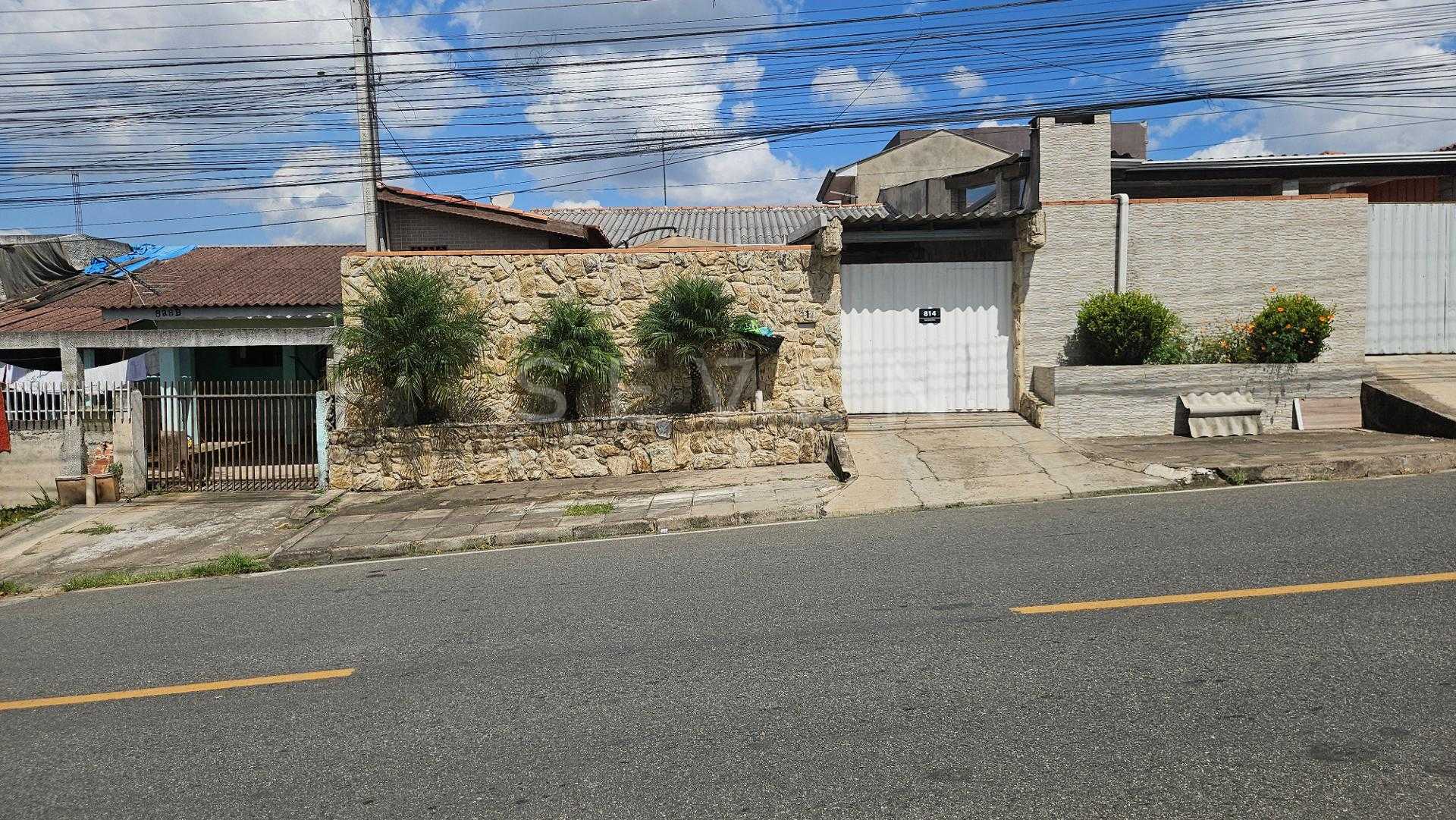 Casa com 3 dormitórios, quiosque com churrasqueira e móveis pl...