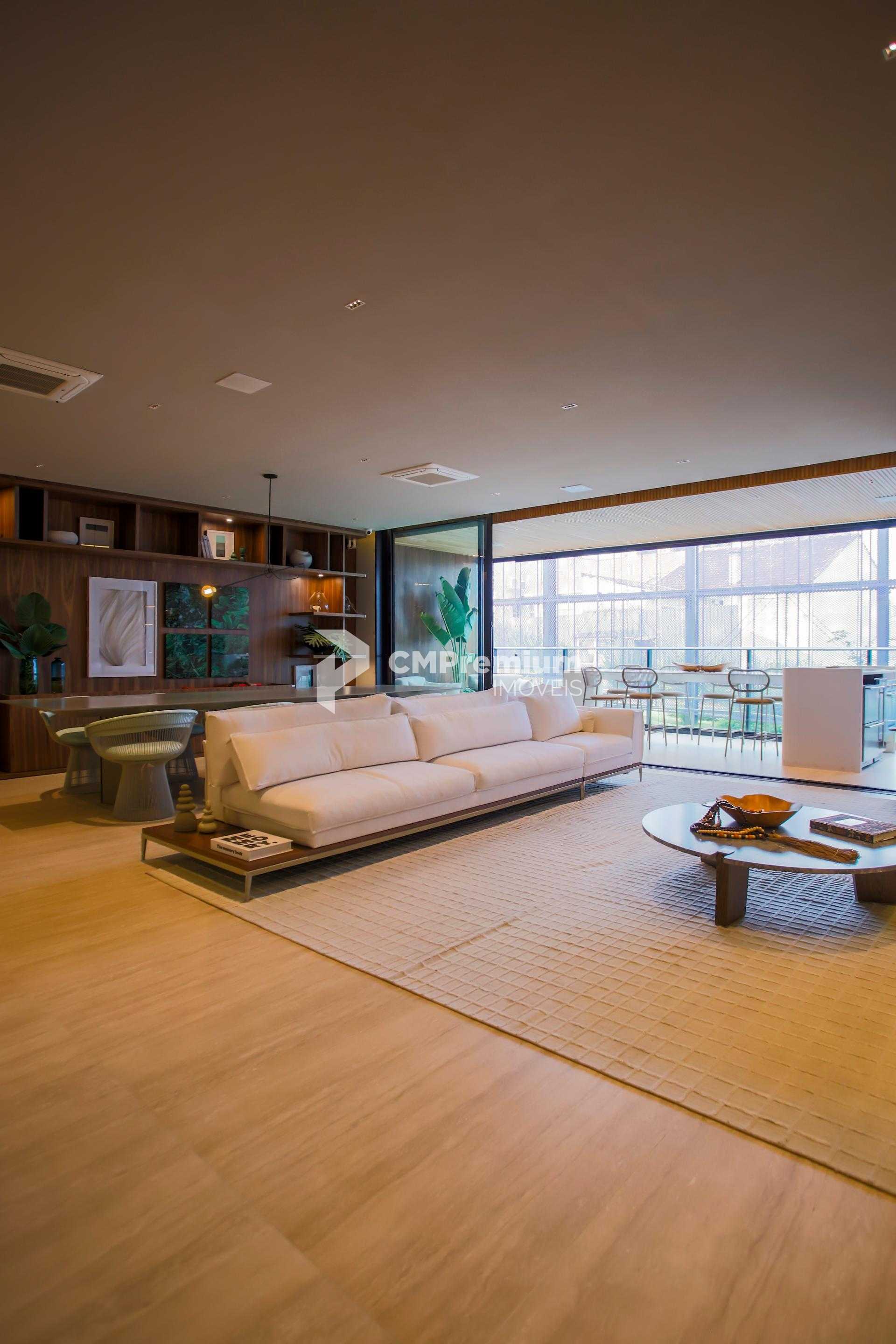 Apartamento de Alto Padrão no Champagnat. Exclusividade, Confo...