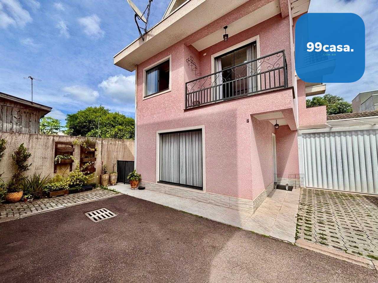 Sobrado Exclusivo em Condomínio Fechado no Boqueirão, Privacid...