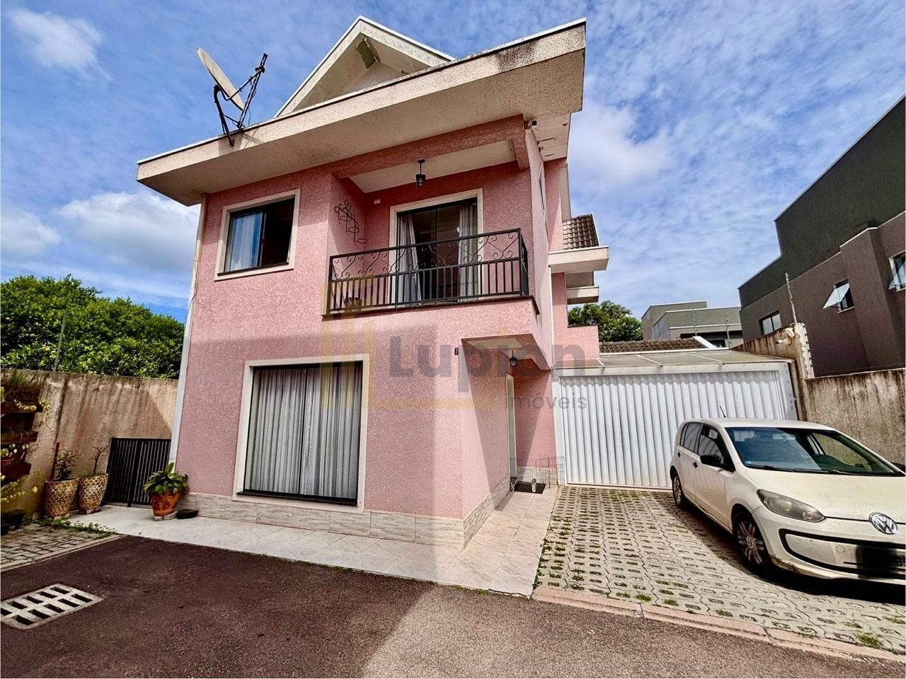 Sobrado Exclusivo em Condomínio Fechado no Boqueirão, Privacid...