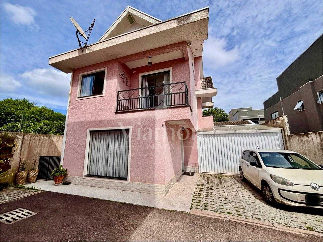 Sobrado Exclusivo em Condomínio Fechado no Boqueirão, Privacid...