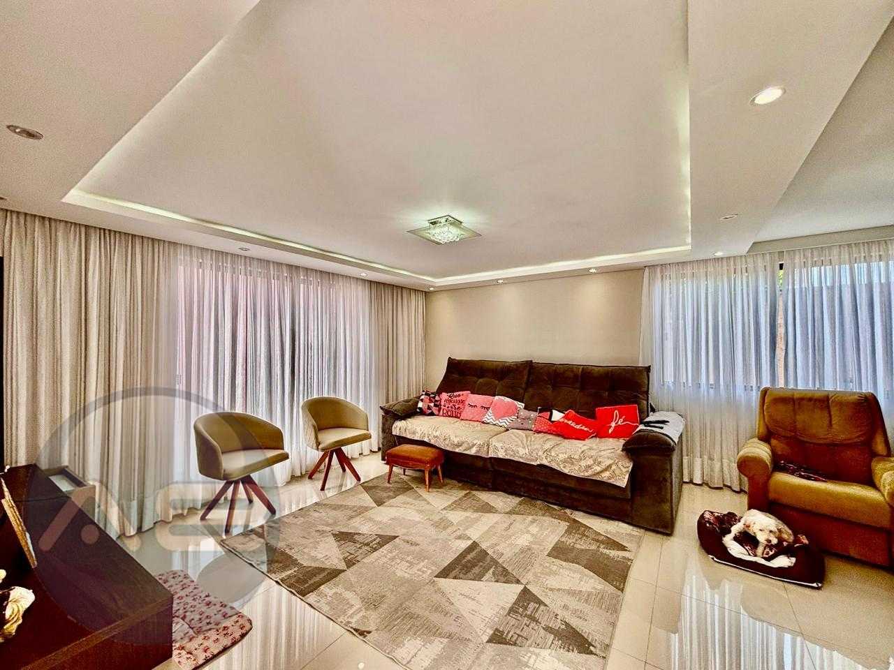 Sobrado Exclusivo em Condomínio Fechado no Boqueirão, Privacid...