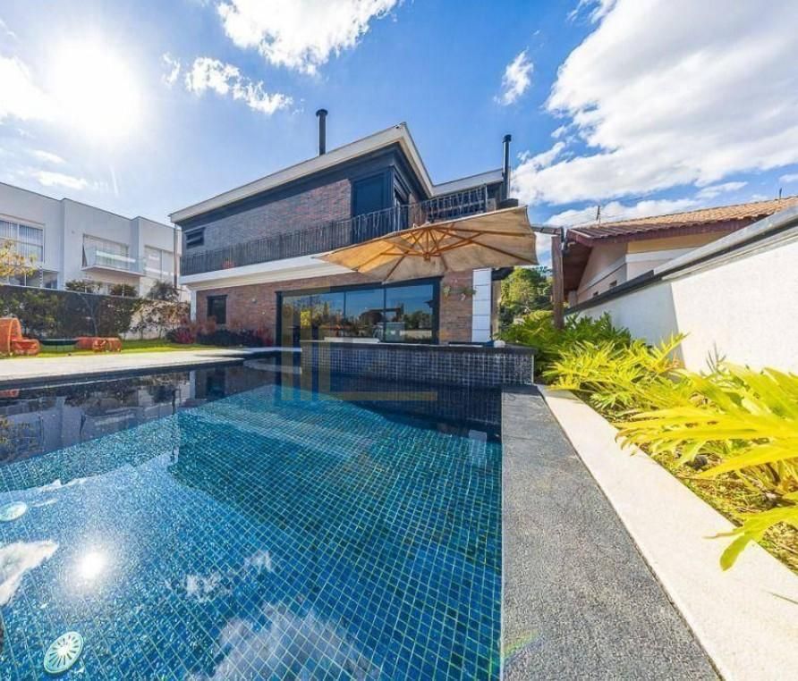 Residência de Luxo com 4 Suítes, Lazer Completo e Tecnologia d...