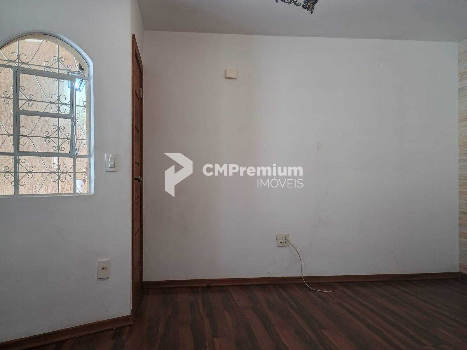 Casa à venda no Xaxim  3 quartos, sacada, 2 salas, garagem e á...