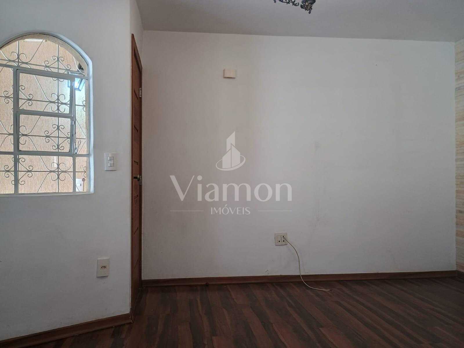 Casa à venda no Xaxim  3 quartos, sacada, 2 salas, garagem e á...