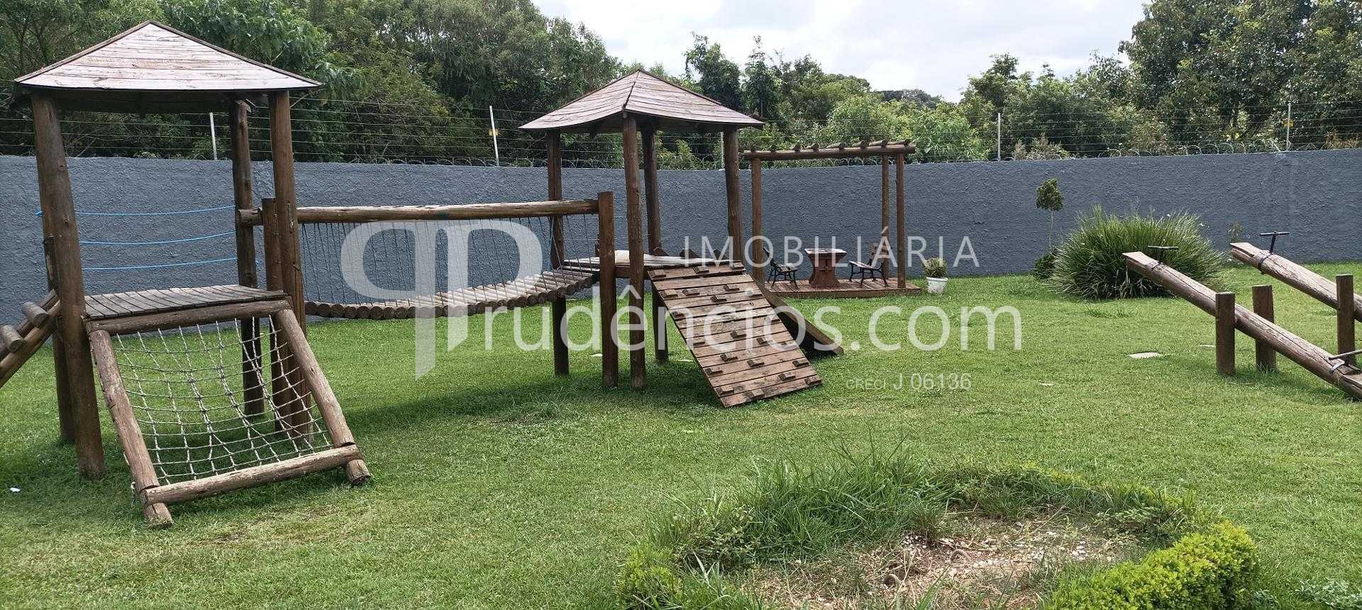 indo Terreno em Condomínio Fechado no Bairro Cachoeira  Segura...