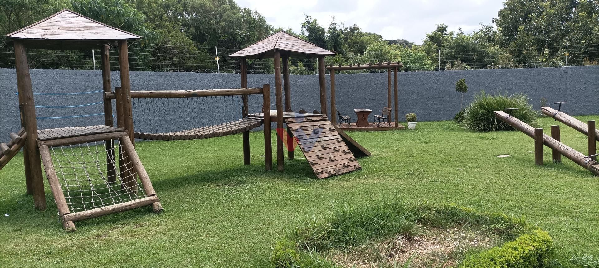 indo Terreno em Condomínio Fechado no Bairro Cachoeira  Segura...