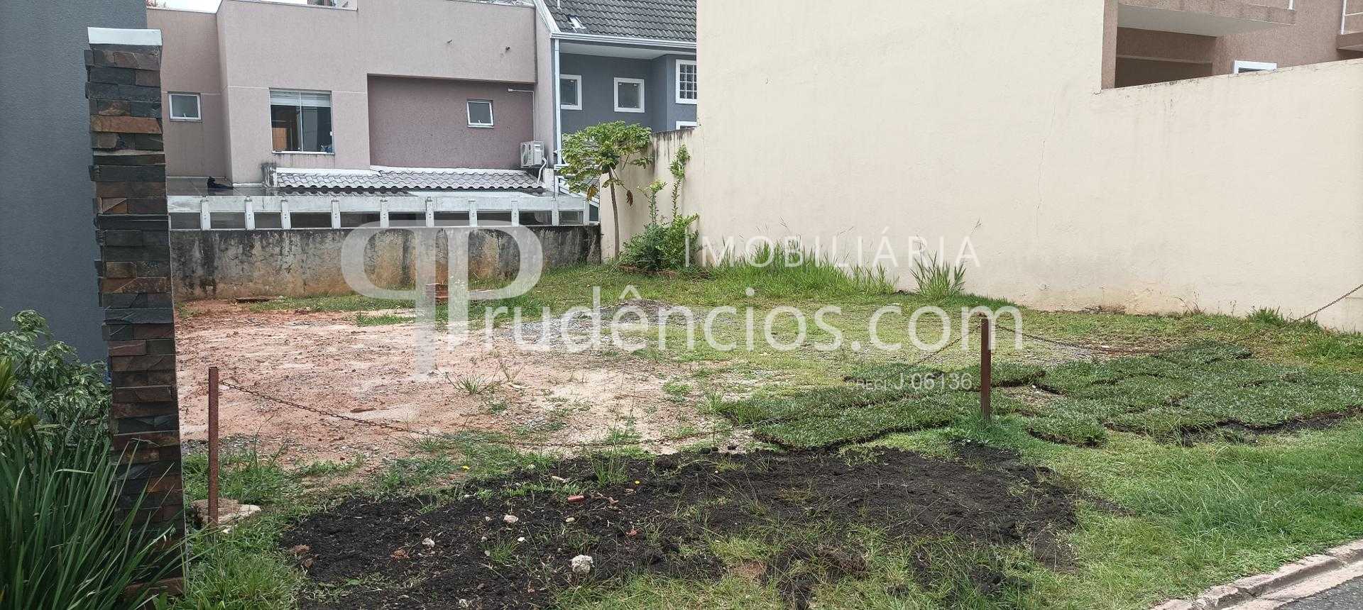 indo Terreno em Condomínio Fechado no Bairro Cachoeira  Segura...
