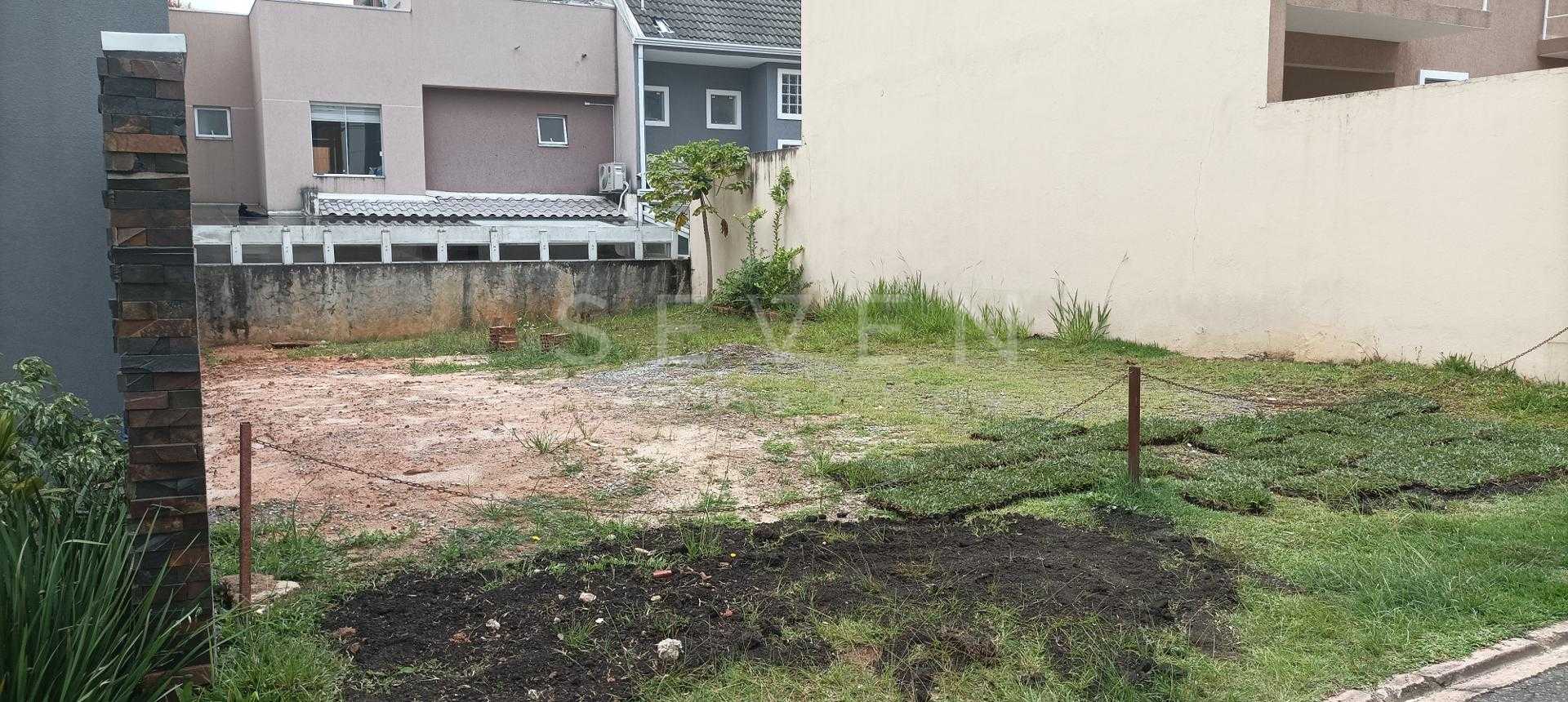 indo Terreno em Condomínio Fechado no Bairro Cachoeira  Segura...