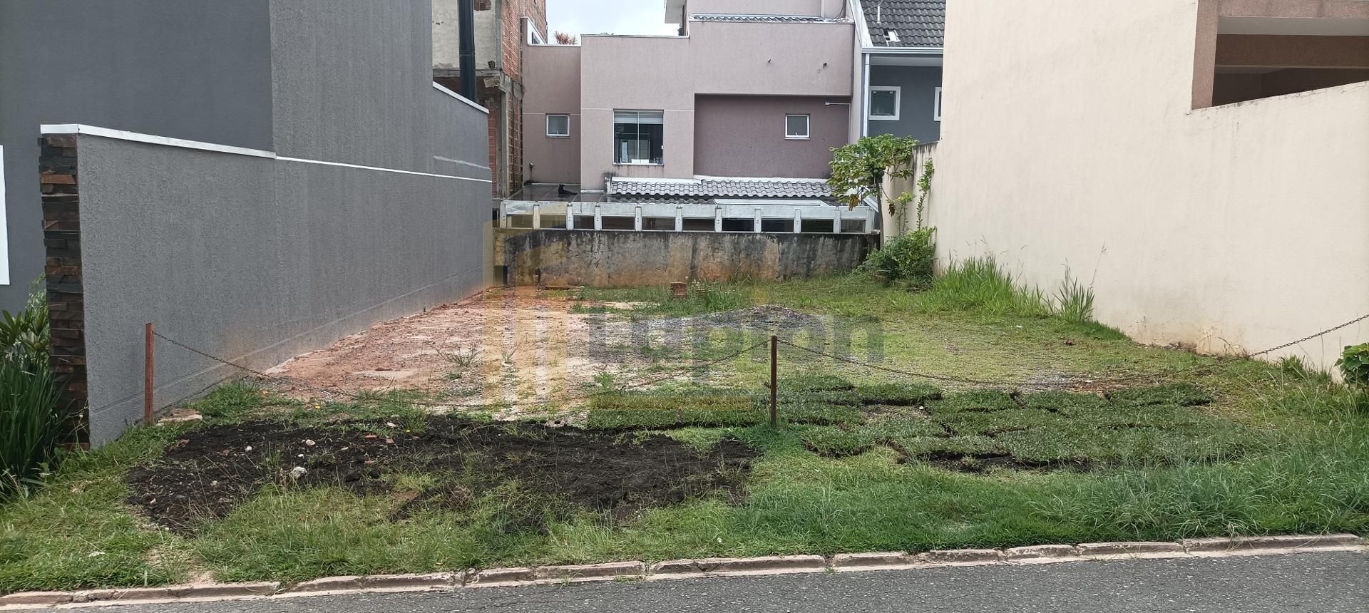 indo Terreno em Condomínio Fechado no Bairro Cachoeira  Segura...
