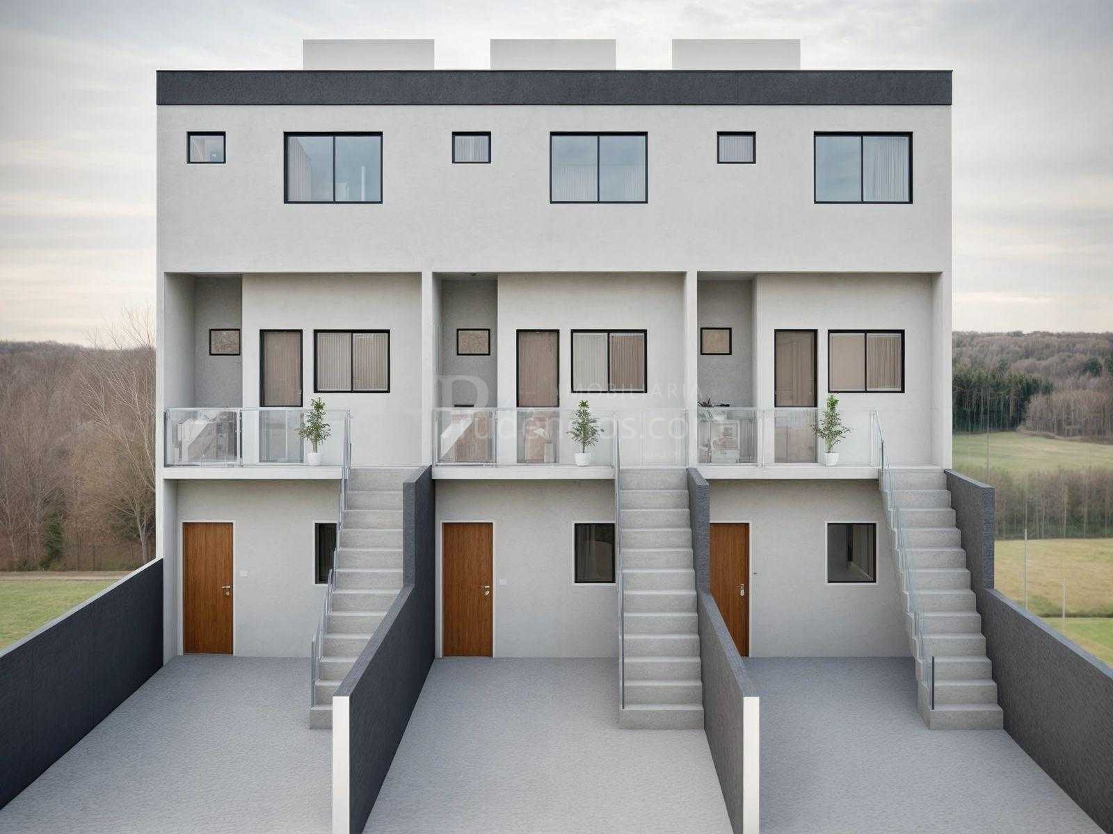 Casa Nova à Venda no Pinheirinho  2 Quartos, Quintal e Segurança