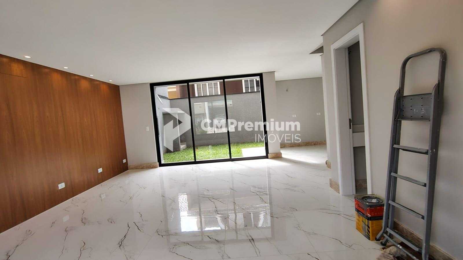 Lindo Sobrado 3 Dormitórios no Bairro Cachoeira  Barreirinha, ...