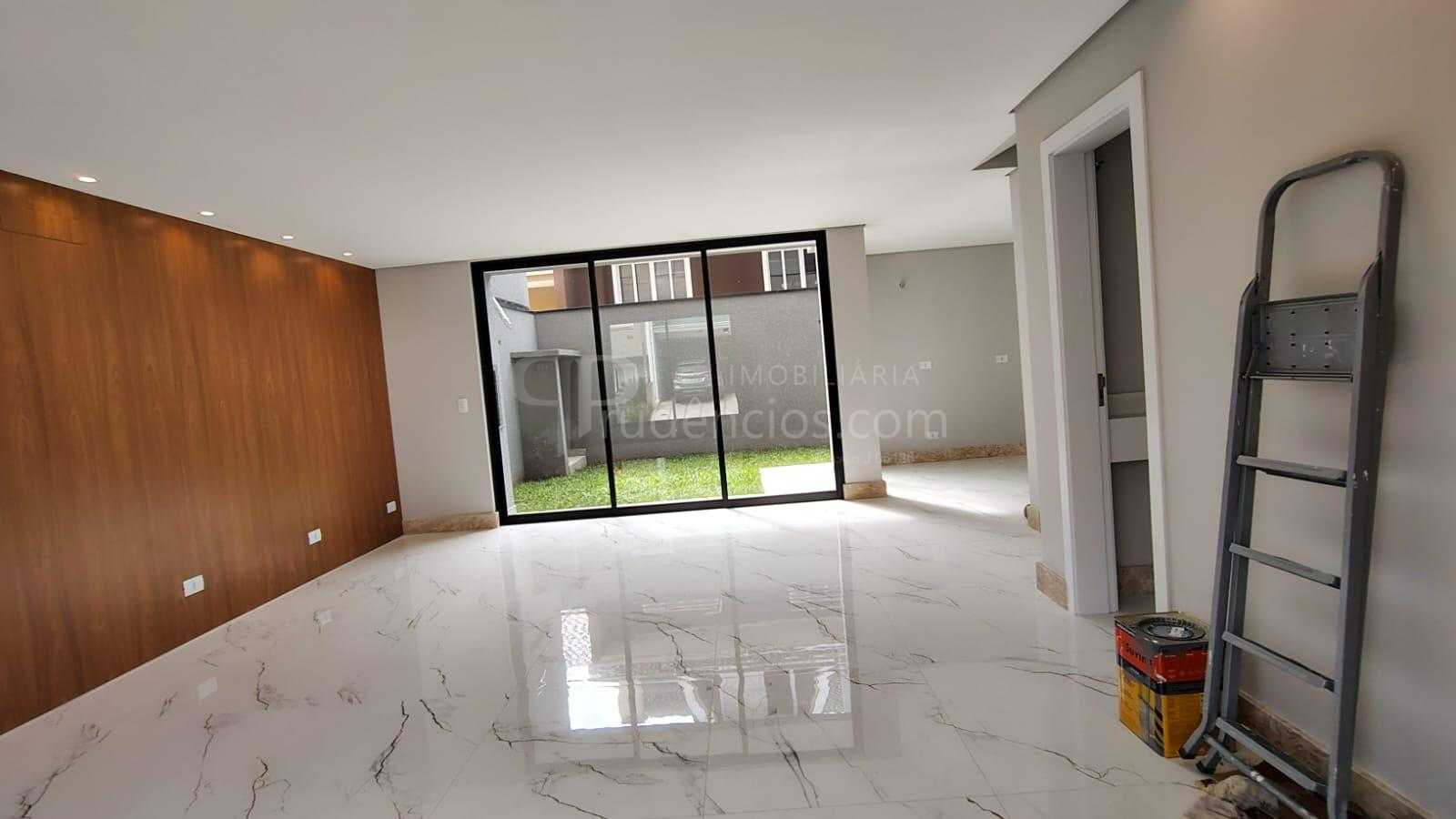 Lindo Sobrado 3 Dormitórios no Bairro Cachoeira  Barreirinha, ...