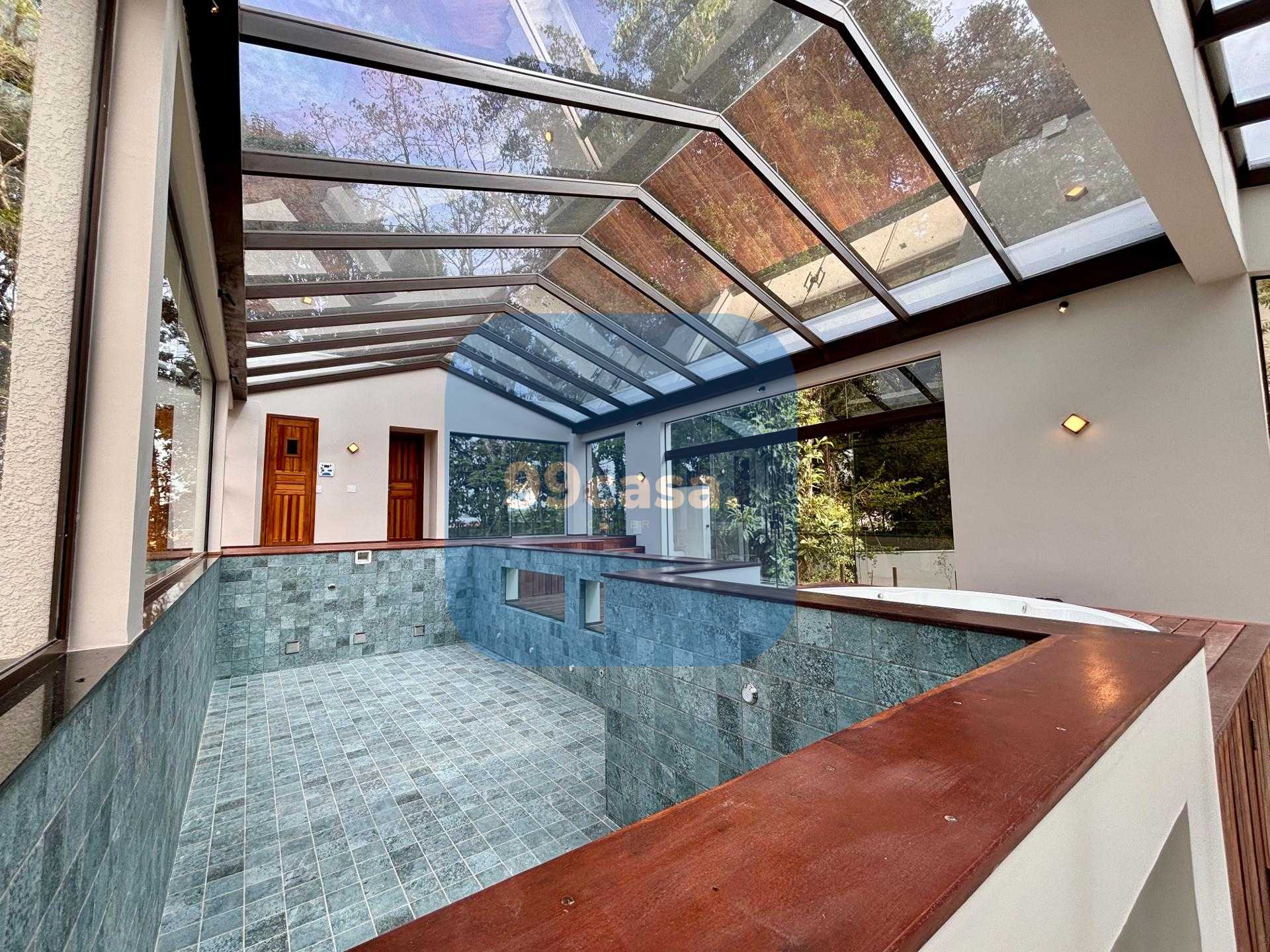 Lomas de Navarra  Mans?o Luxuosa com 4 Su?tes, Piscina e Conex...