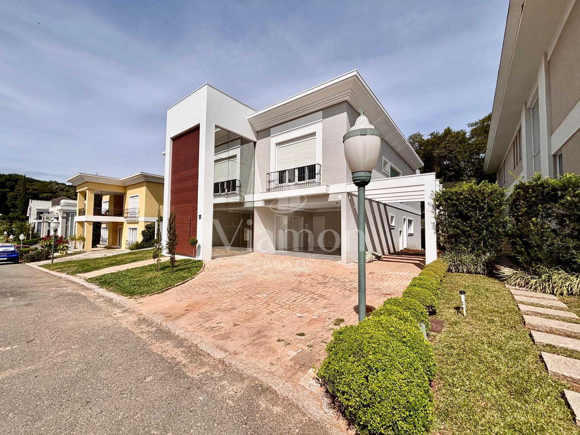 Lomas de Navarra  Mansão Luxuosa com 4 Suítes, Piscina e Conex...