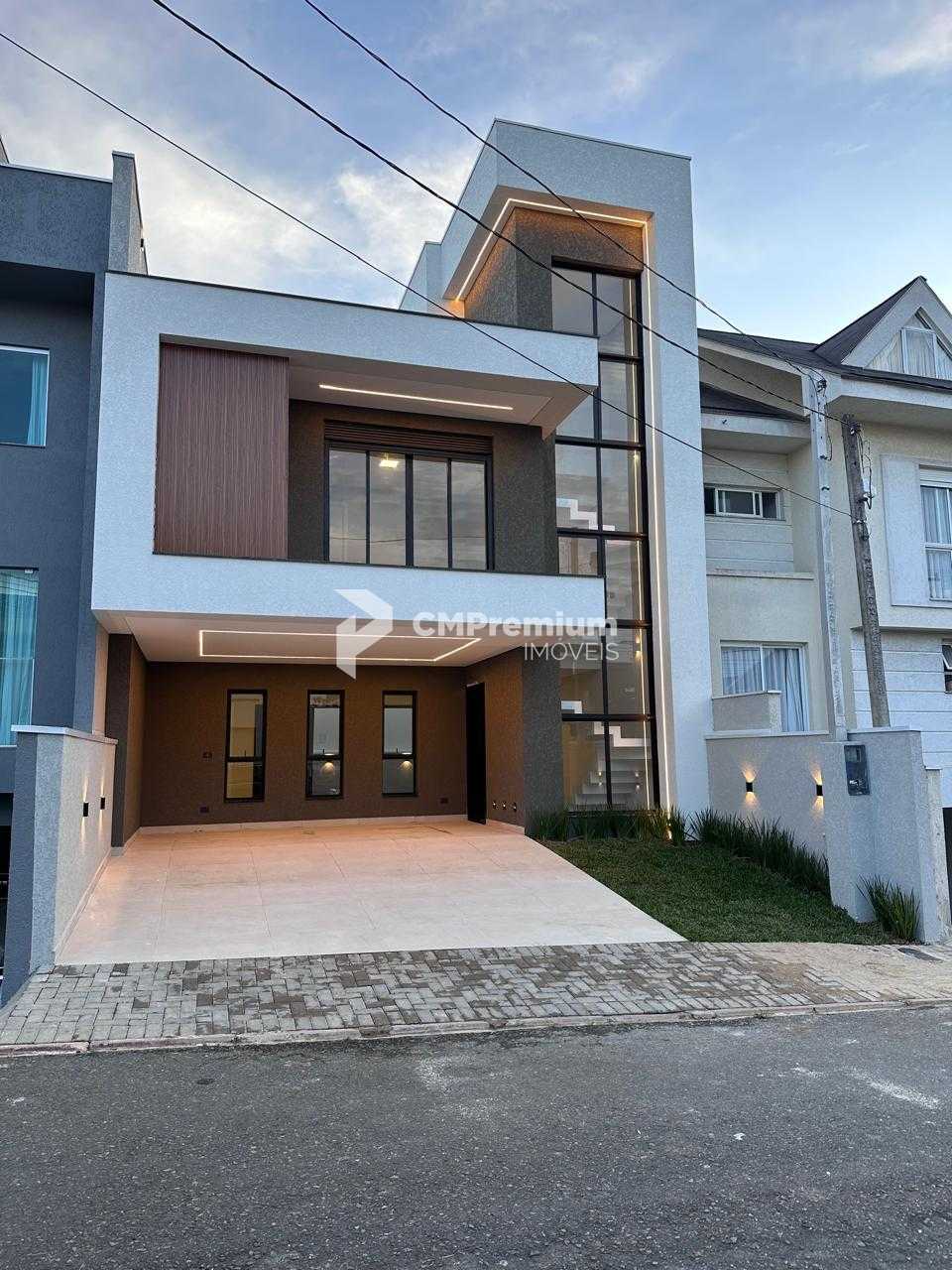 Lindo Sobrado 4 Dormitórios no Bairro Cachoeira  Barreirinha, ...