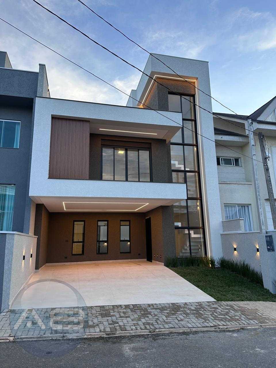 Lindo Sobrado 4 Dormitórios no Bairro Cachoeira  Barreirinha, ...