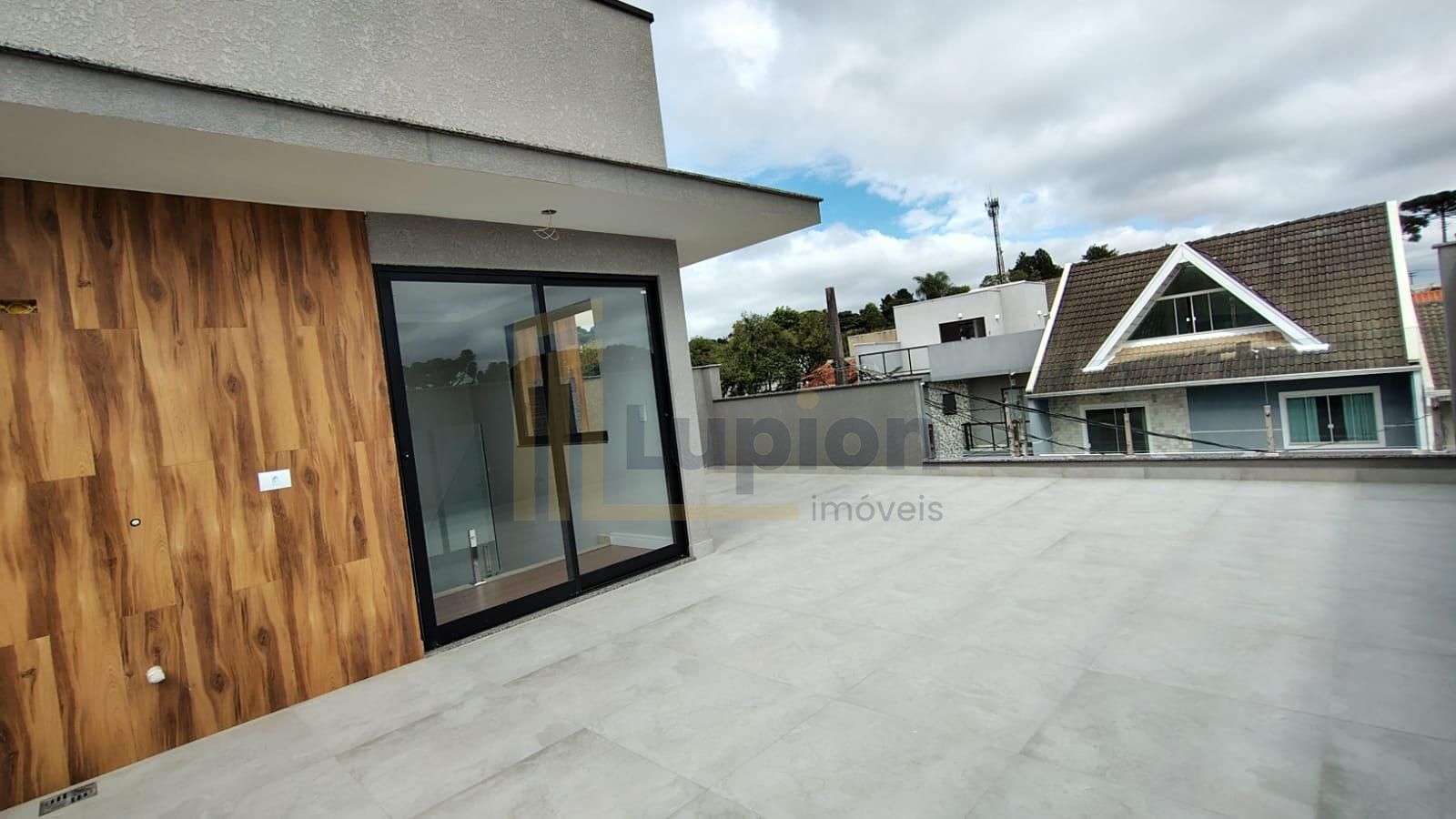 Lindo Sobrado Moderno com 3 Dormitórios e Terraço no Bairro Ca...