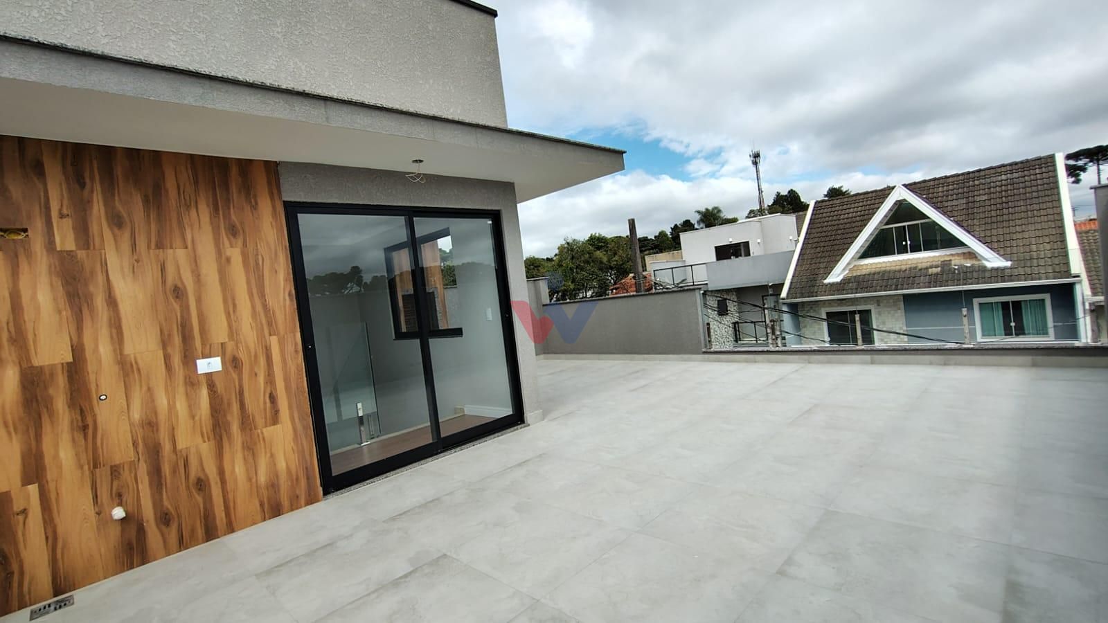 Lindo Sobrado Moderno com 3 Dormitórios e Terraço no Bairro Ca...