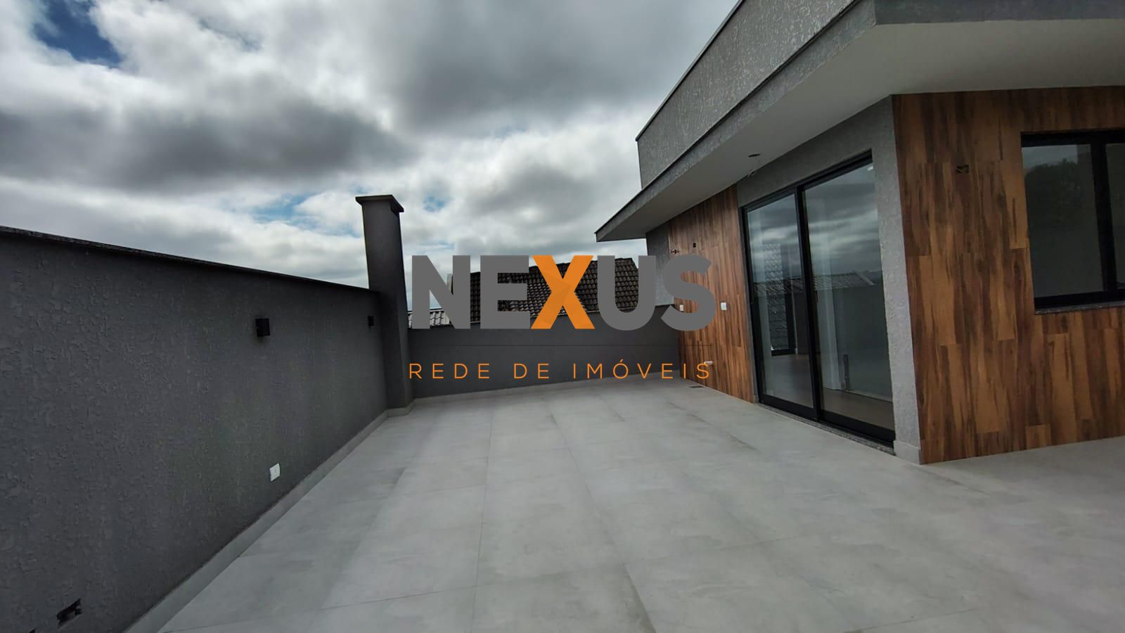 Lindo Sobrado Moderno com 3 Dormitórios e Terraço no Bairro Ca...