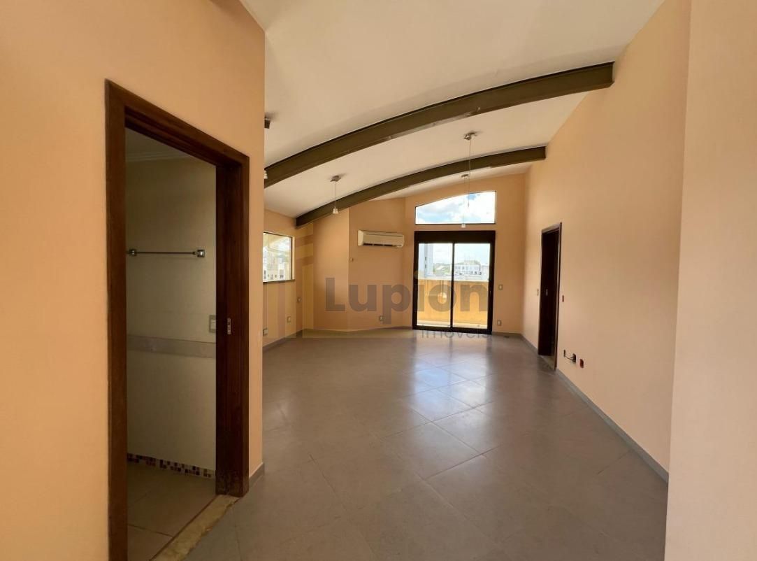 Cobertura Exclusiva no Juvevê com Elevador Privativo e Vista P...