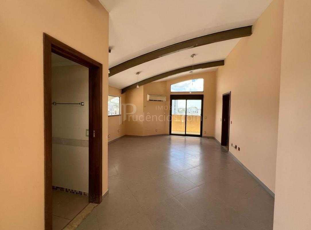 Cobertura Exclusiva no Juvevê com Elevador Privativo e Vista P...