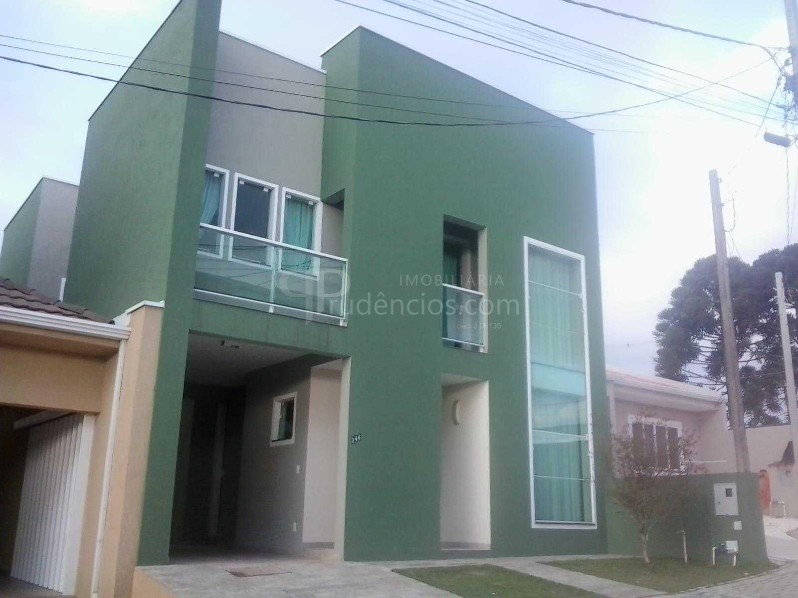 Sobrado Três Quartos Em Condomínio Fechado  No Bairro Cachoeir...