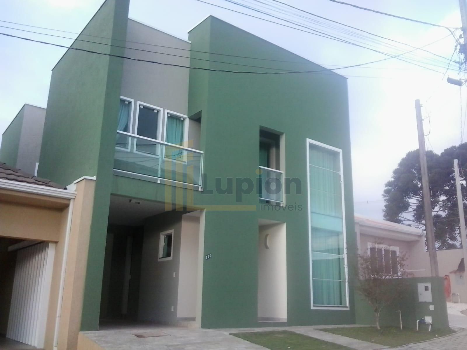 Sobrado Três Quartos Em Condomínio Fechado  No Bairro Cachoeir...