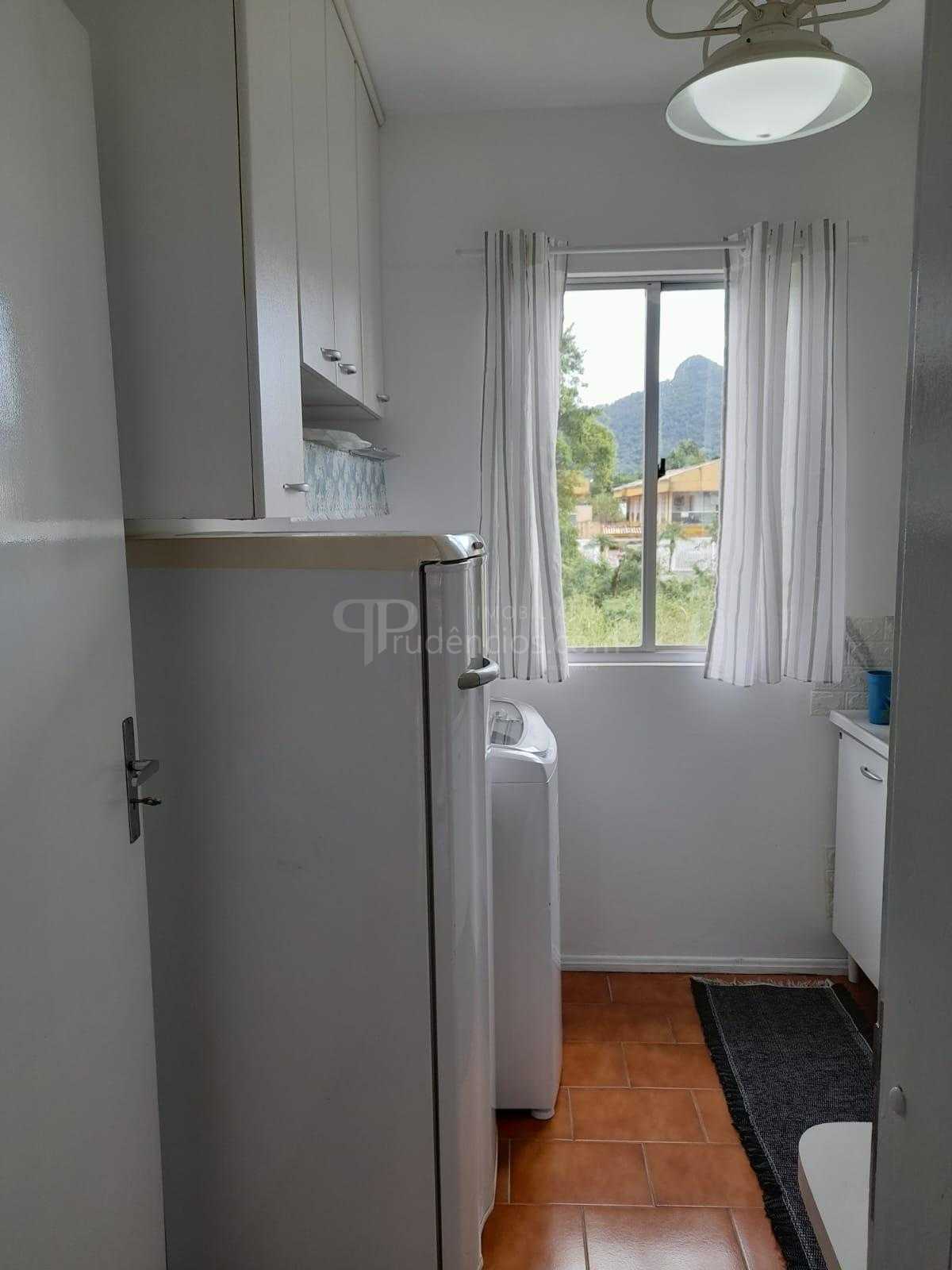 Apartamento Duplex Mobiliado em Matinhos com 3 Quartos, Churra...