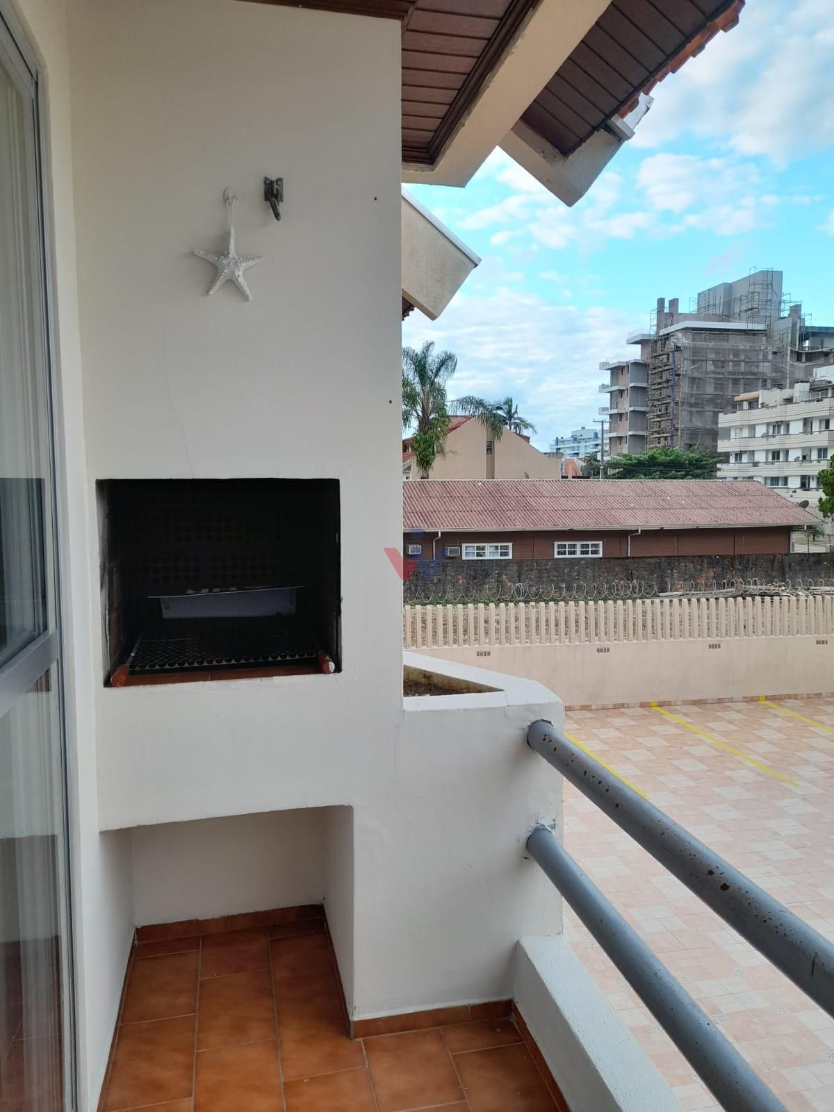 Apartamento Duplex Mobiliado em Matinhos com 3 Quartos, Churra...